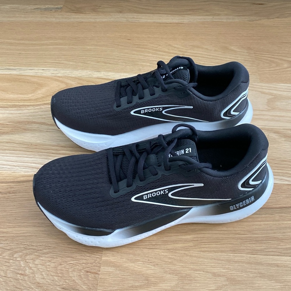 Brooks Gylcerin 21 never worn brand new gym shoes